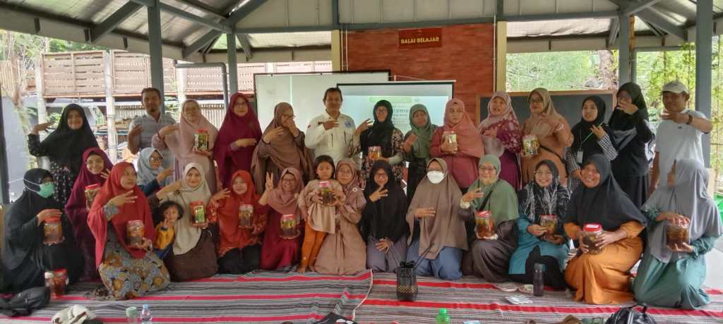 Sharing : Eco Enzyme Solusi Mengurangi Penumpukan Sisa Konsumsi Rumah Tangga dan&nbsp;Manfaatnya