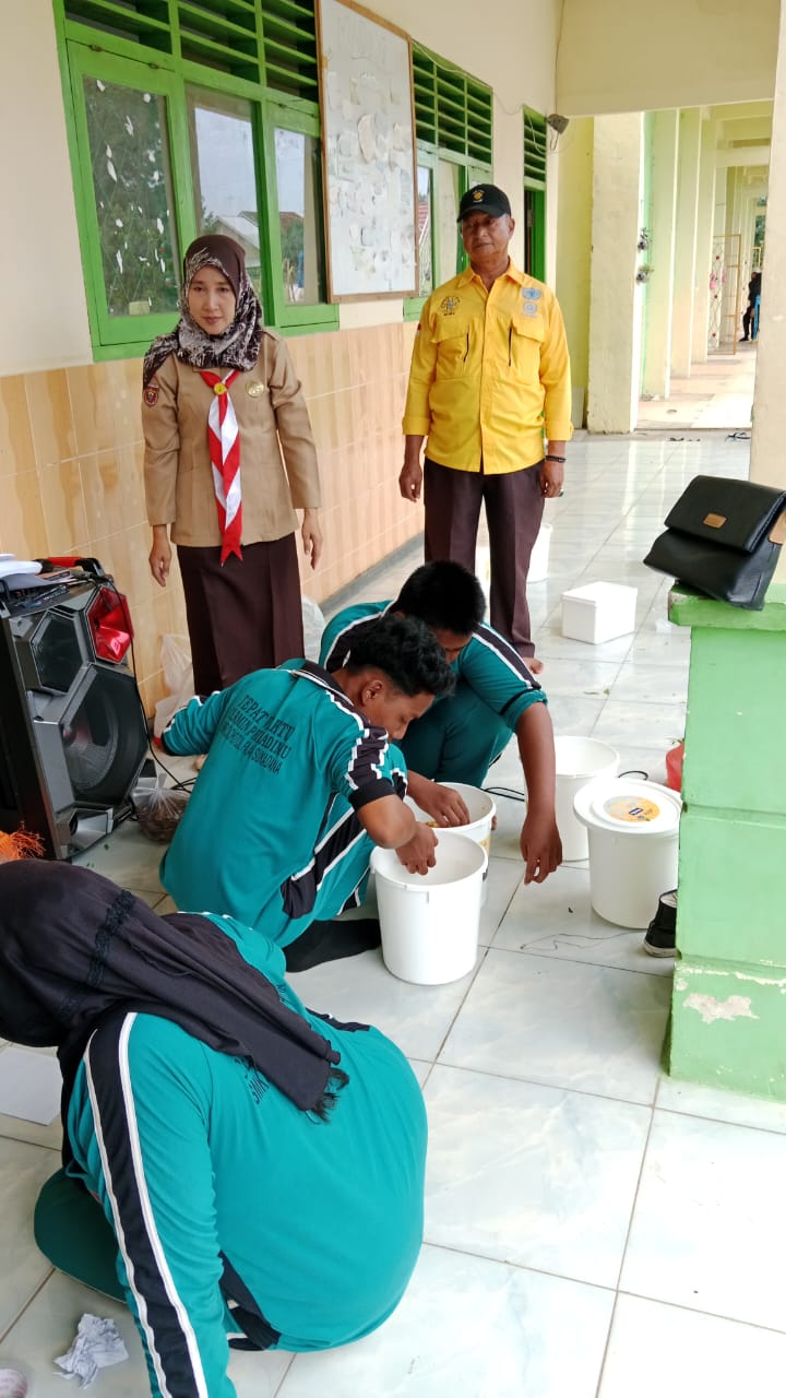 RDEE LAMPUNG AJARKAN ECO ENZYME KEPADA MURID SMK DAN SMP RAUDHATUL&nbsp;FALAH
