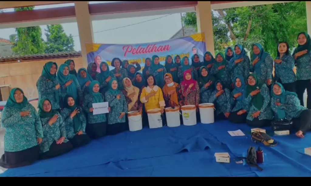 RDEE Mojokerto Dorong PKK Kranggan Jadi Pelopor Eco Enzyme di&nbsp;Kelurahan