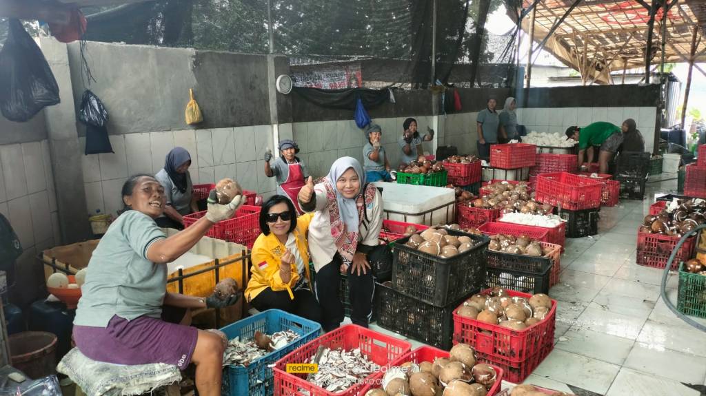 Paska Edukasi Eco Enzyme di Industri Seforo Krambil: Langkah Nyata Menuju Lingkungan Bersih dan Berdaya