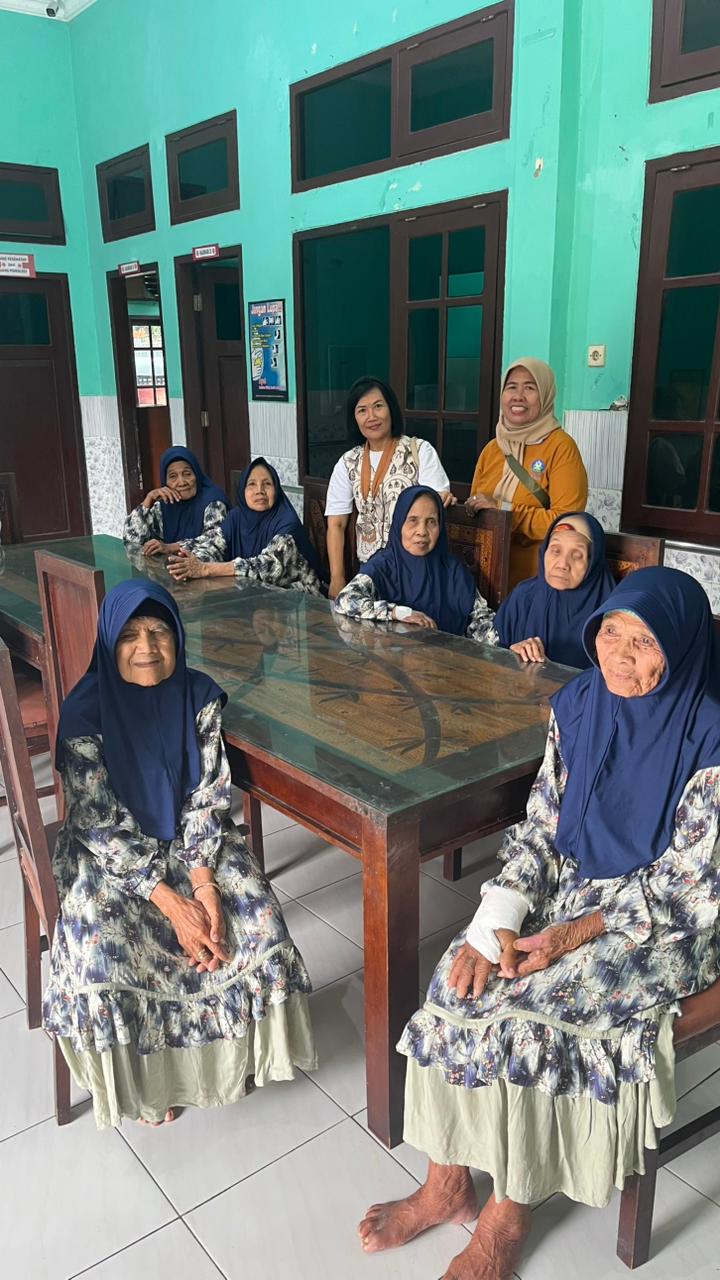 RDEE Mojokerto Melakukan Monitoring dan Evaluasi di Panti Lansia