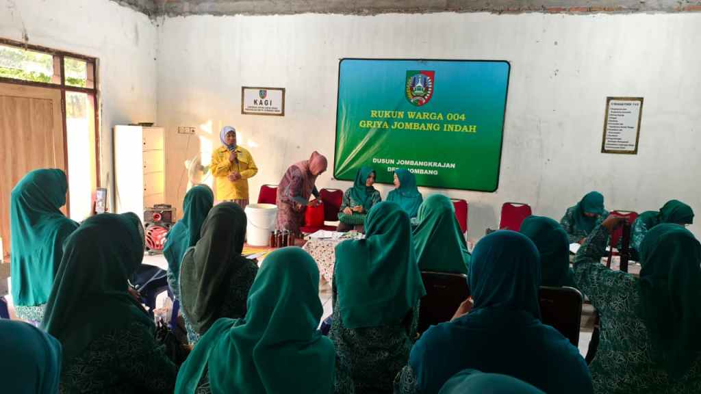 RDEE Jombang Gelar Sosialisasi Eco Enzyme Bersama PKK