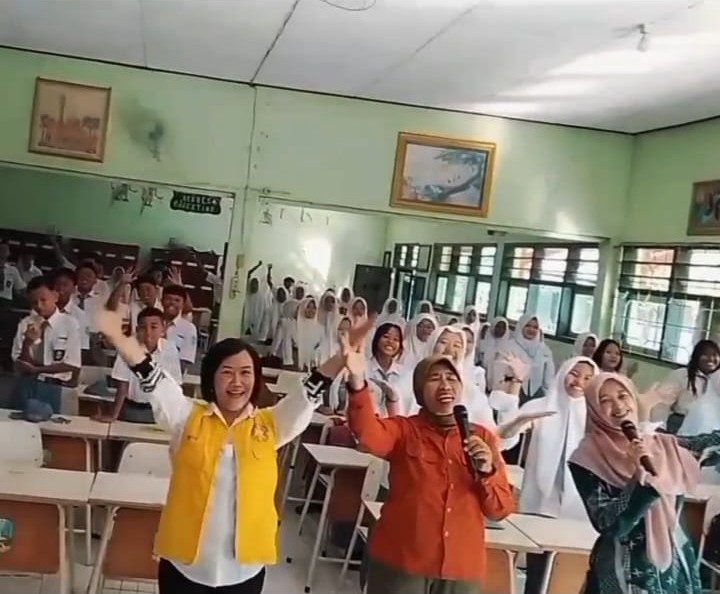RDEE Mojokerto Sosialisasi Eco Enzyme di SMAN PGRI 1 Kota Mojokerto