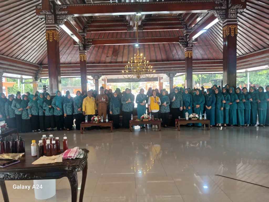 Sosialisasi & Praktek Pembuatan Eco Enzyme Bersama PKK Kabupaten Mojokerto