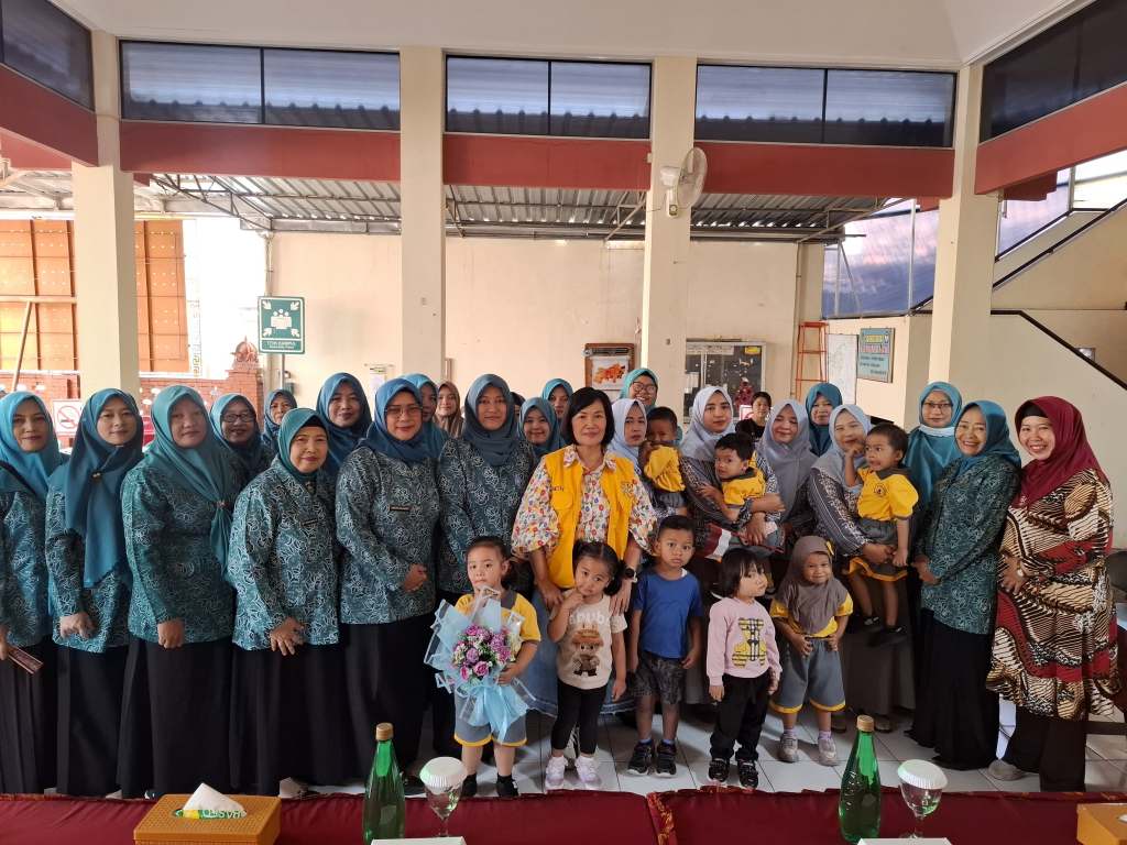 Panen Eco Enzyme & Demo Sabun Cuci Piring EE di Mojokerto